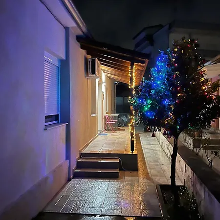 Petite Luxury Urban House Apartment Trikala  Exterior photo