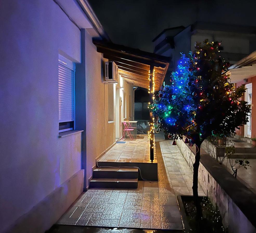 Petite Luxury Urban House Apartment